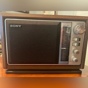 Vintage Sony ICF-9740W radio